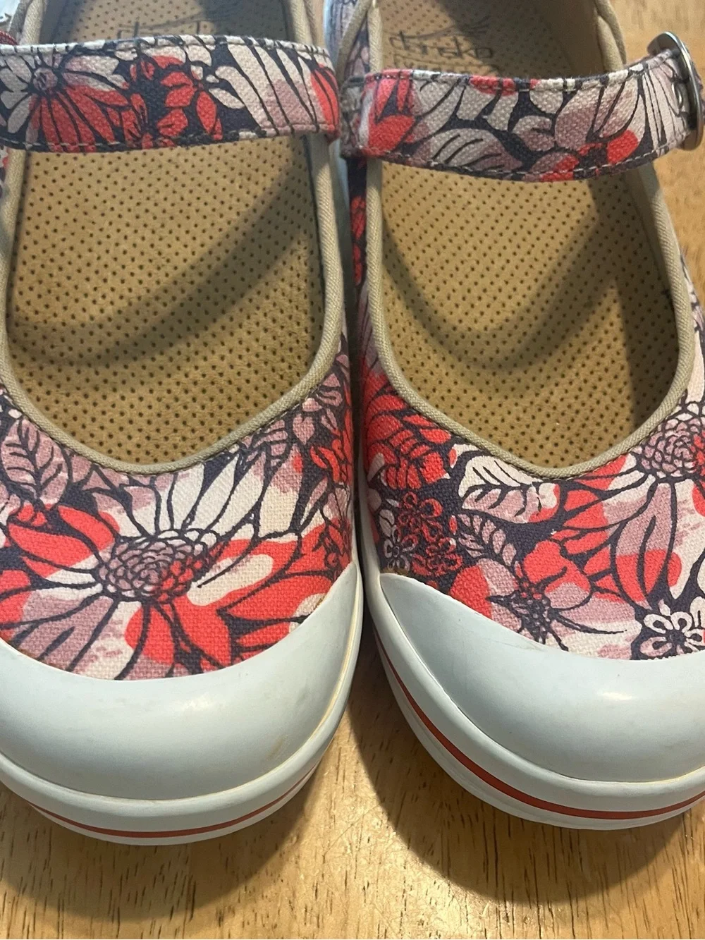 Dansko Valerie Vegan Floral Mary Jane Clogs Size 39 US 8.5-9 Pink Red